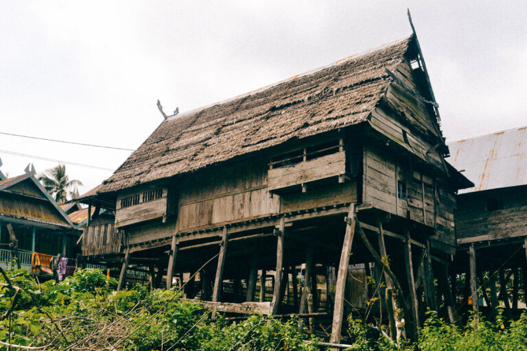 Mengintip Pesona Eksentrik “Rumah Tua Minimalis